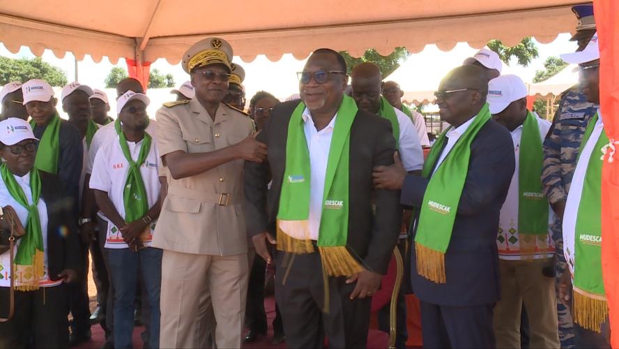 Côte d’Ivoire : Développement local/ le Président de la CCI-CI, Touré Faman (Parrain) investit le nouveau Président de la MUDESCAK , ANOUGBA Moulou Jean et son bureau 